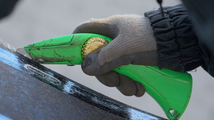Knuckle Saver Roofing Knife - primelinetools.com